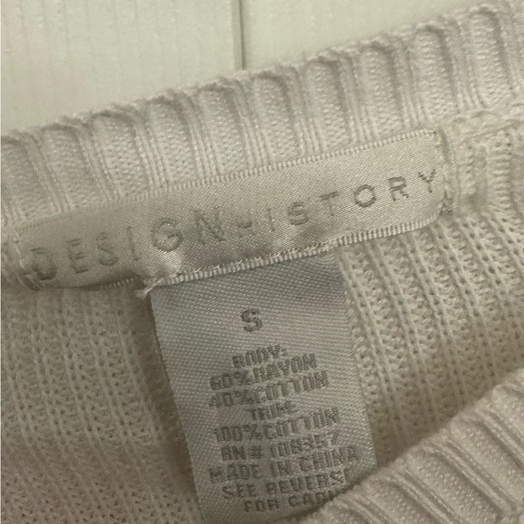 Design History Cream Knit Sweater - Picture 3 of 4